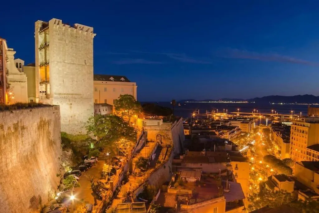 Exma Luxury Apart Cagliari Center Reserved Parking 0*,  Italien