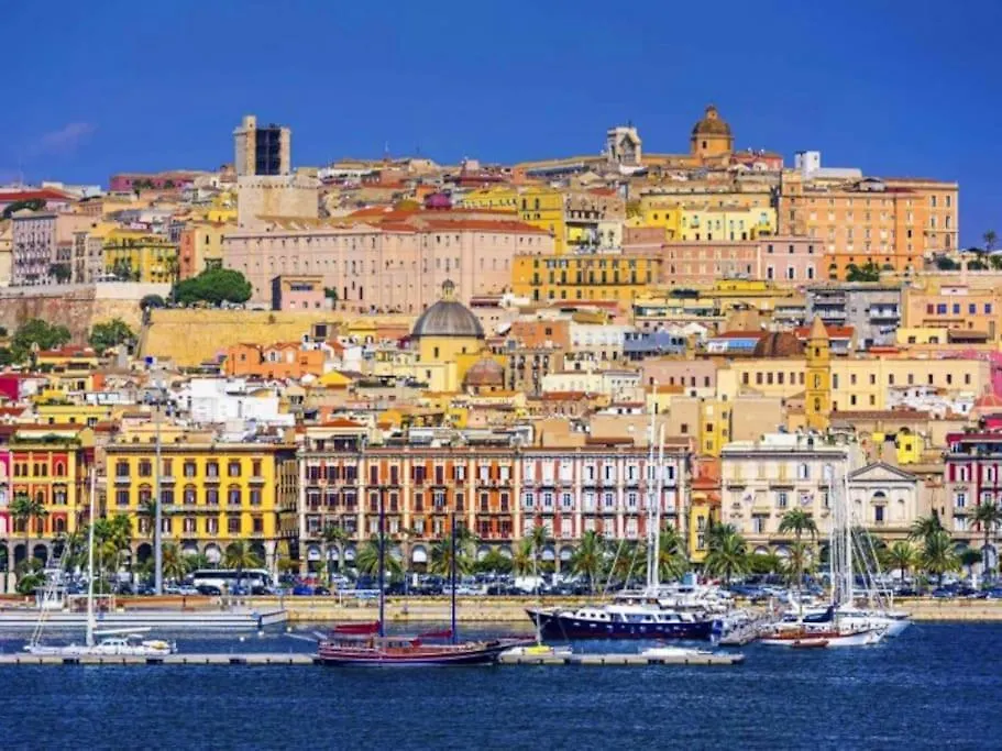 Exma Luxury Apart Cagliari Center Reserved Parking 0*,  Italien